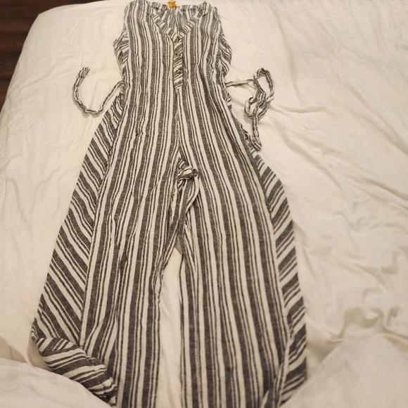Laundry By Shelli Segal Black and White Striped Jumpsuit Wide-Leg Long Sleeve - Picture 1 of 2